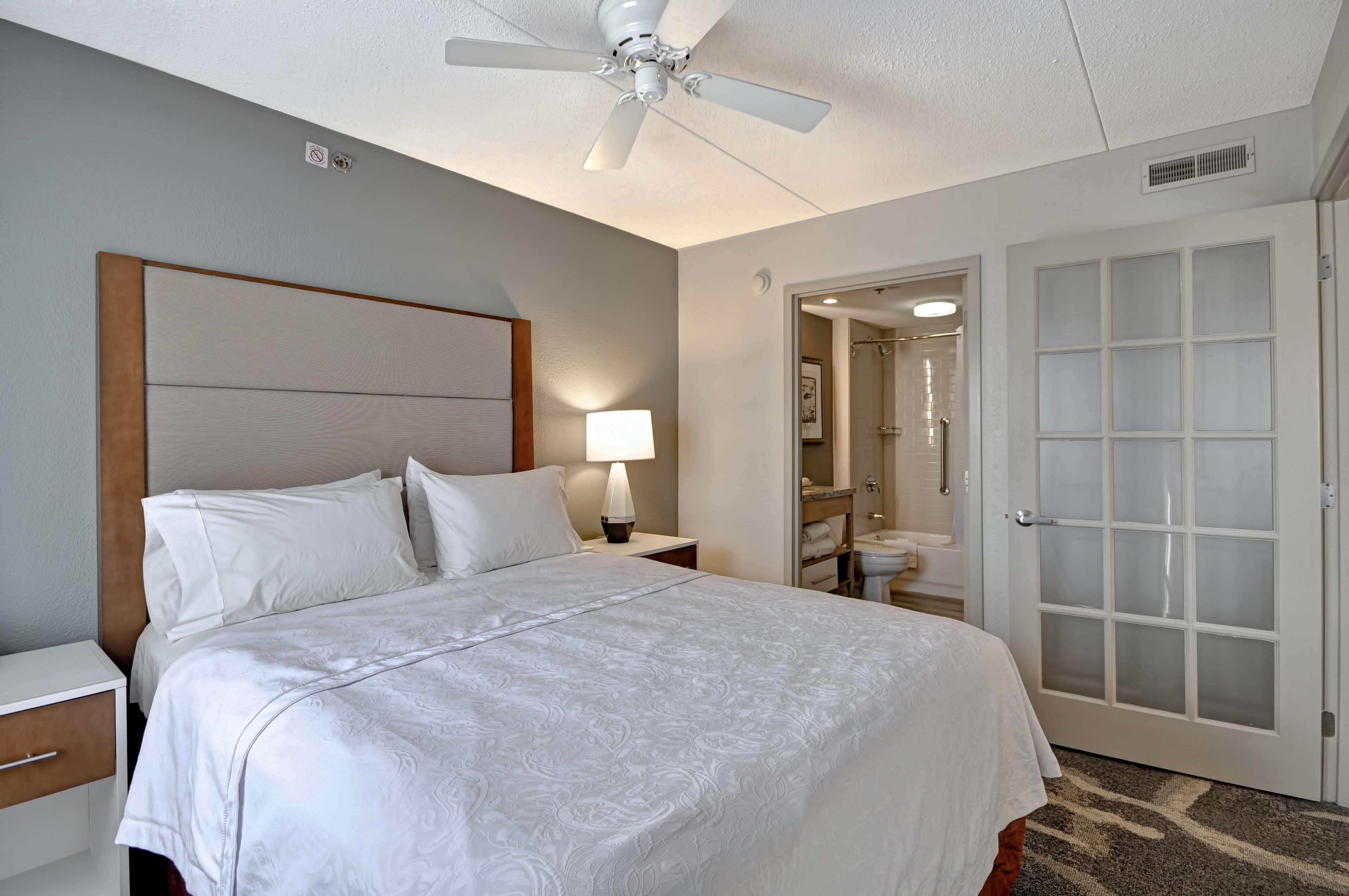 Homewood Suites By Hilton Boston - Пийбоди Екстериор снимка